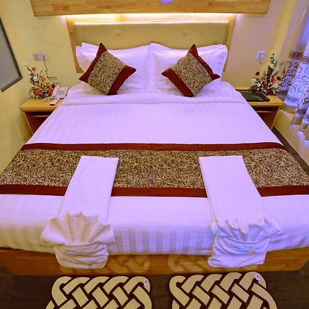 Relax Mandalay Hotel Exterior foto